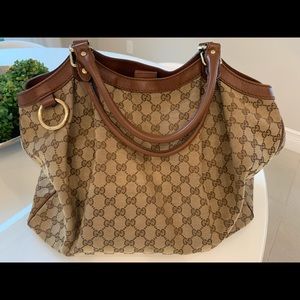 Gucci Large Sukey handbag.